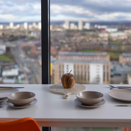 Quayside Penthouse 2 Bedroom Ensuite Near Media City & Manchester United Exterior foto